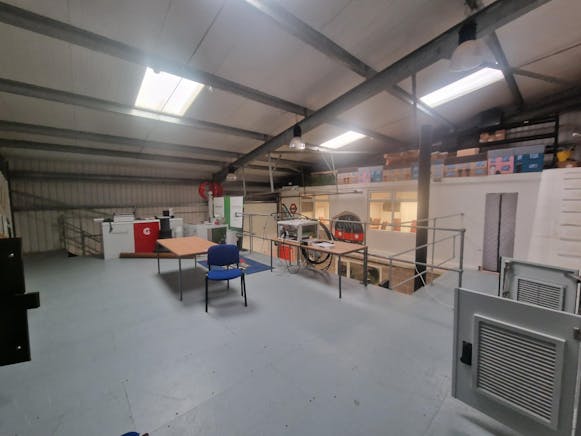 Unit 10 Berry Court Farm, Tadley, Industrial / Industrial To Let - 20251110_105752.jpg