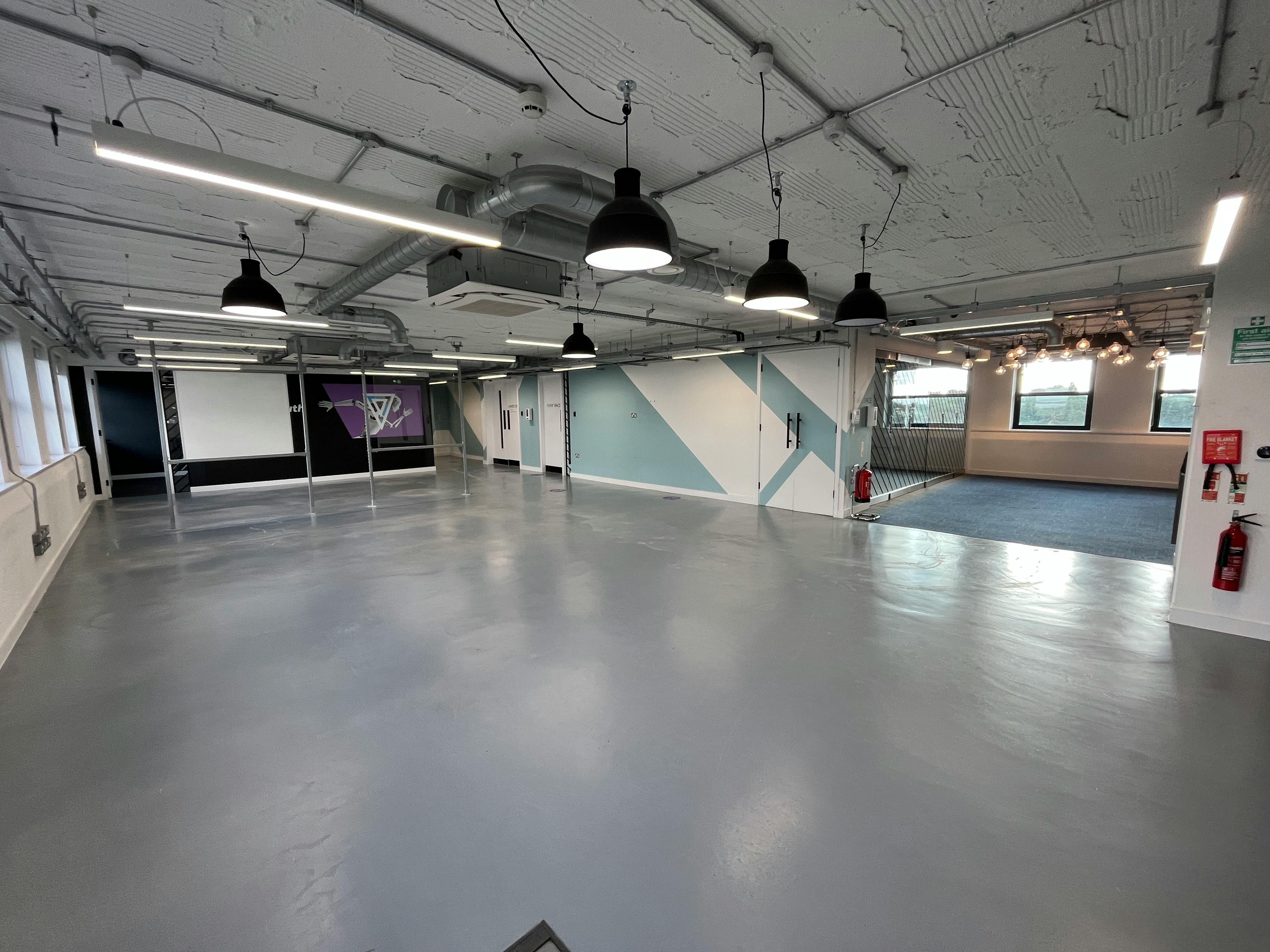 Office in Poole - photo 3