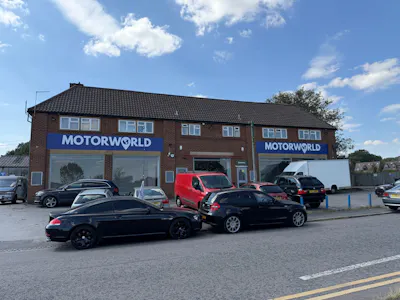 Lion Garage, Birmingham, Retail / Trade Counter To Let - a6.jpg