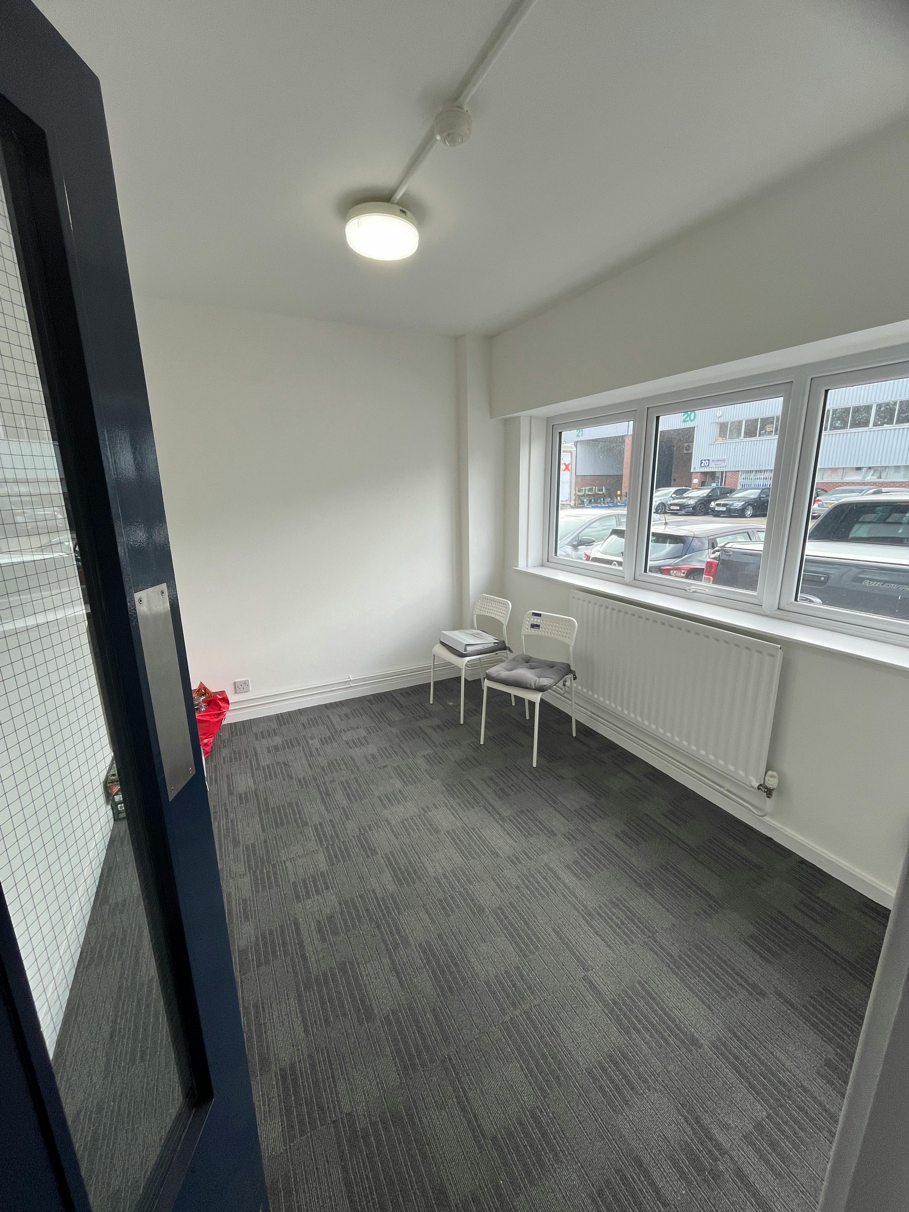 Unit 11, Stocklake Industrial Estate, Aylesbury, Industrial To Let - IMG_5169.JPG