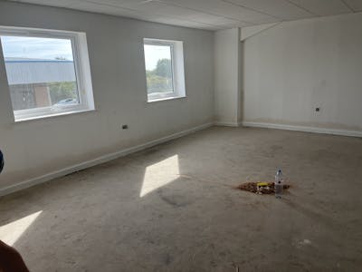 Unit 5A-5B East & Unit 5B West, Roundways Industrial Estate, Bournemouth, Industrial To Let - IMG_3884.JPG