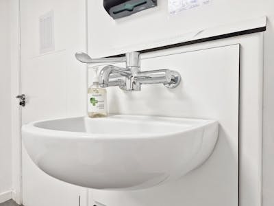1827 Maryhill Road, Glasgow, Retail For Sale - sink.jpg