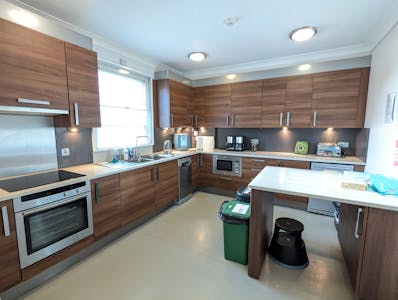 23 King Street, Watford, Office For Sale - PXL_20251210_102341741.jpg