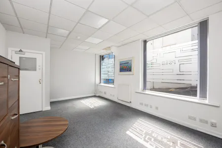 32-33 Queens Road, Brighton, Alternative Use Opportunity / Cafe (A1) / Class E Retail / Leisure / E (Commercial / Business / Service) / E Class Retail / Leisure (no extract - Open A1) / Education / Leisure / Office / Other / Retail / Retail - In Town / Sui Generis To Let - Queen's Road 32-33-005.JPG