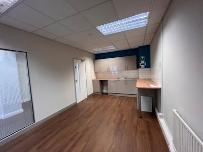 3 Cromwell Court, New Street, Aylesbury, Office To Let - WhatsApp Image 20250813 at 110026_704732a1.jpg