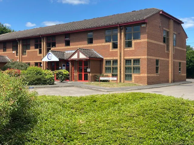 10 Progress Business Centre, Slough, Offices / Offices To Let - 10 Progress business.jpg