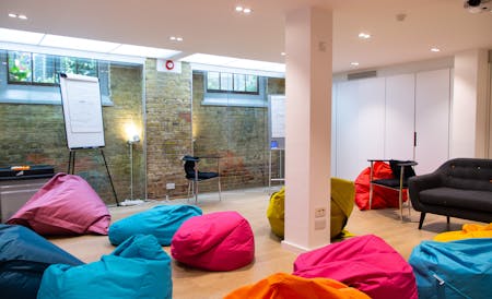 Albion Courtyard, London, Office To Let - Albion 1.jpg