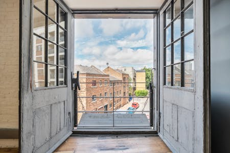 Metropolitan Wharf Building, London, Office To Let - 131032729685aaf25873efARW1.jpg