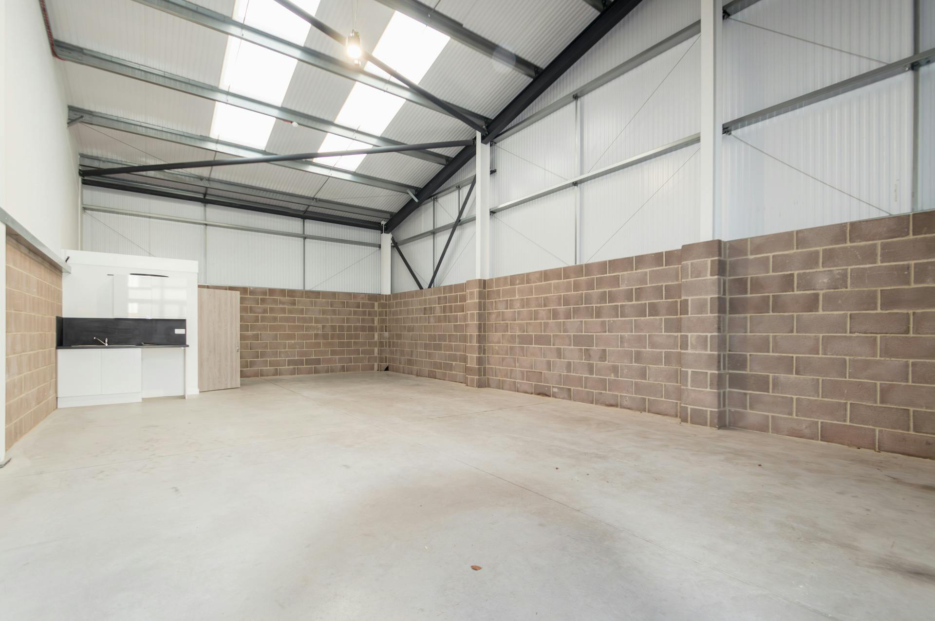 Industrial Unit in Wimborne - photo 2