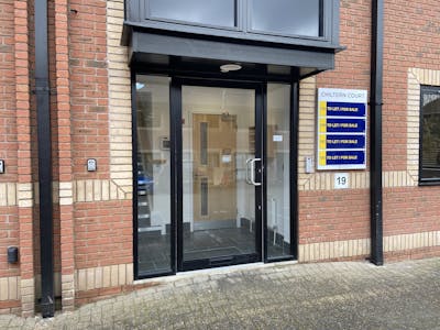 Ground Floor 19 Chiltern Court, Asheridge Road, Chesham, Office / E (Commercial / Business / Service) To Let - Photo 4