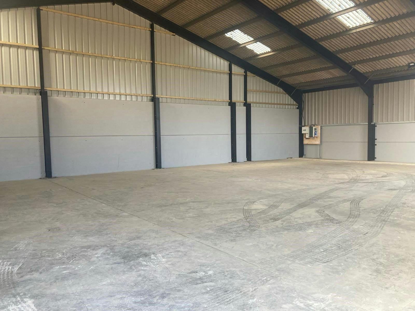 Units 3a & 3b, Moat Farm, Buckingham, Industrial To Let - internal3 3B.jpg