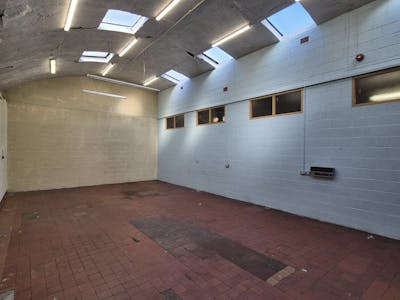 Unit 22, Hillgate Business Centre, Stockport, Industrial/Logistics To Let - 20260202_131509.jpg