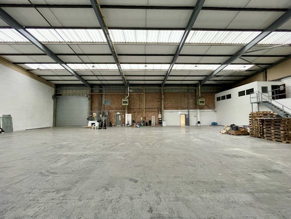 Unit 14B Cosgrove Way, Luton, Industrial To Let - IMG_4669.JPG