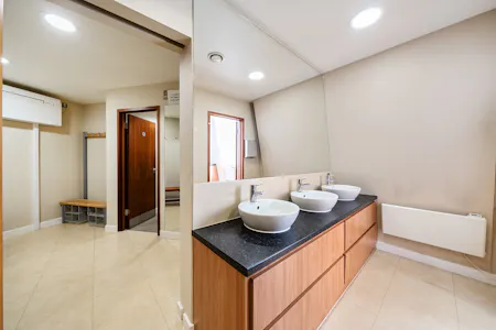 Lawn House, London, Office To Let - 1530894 (6).jpg