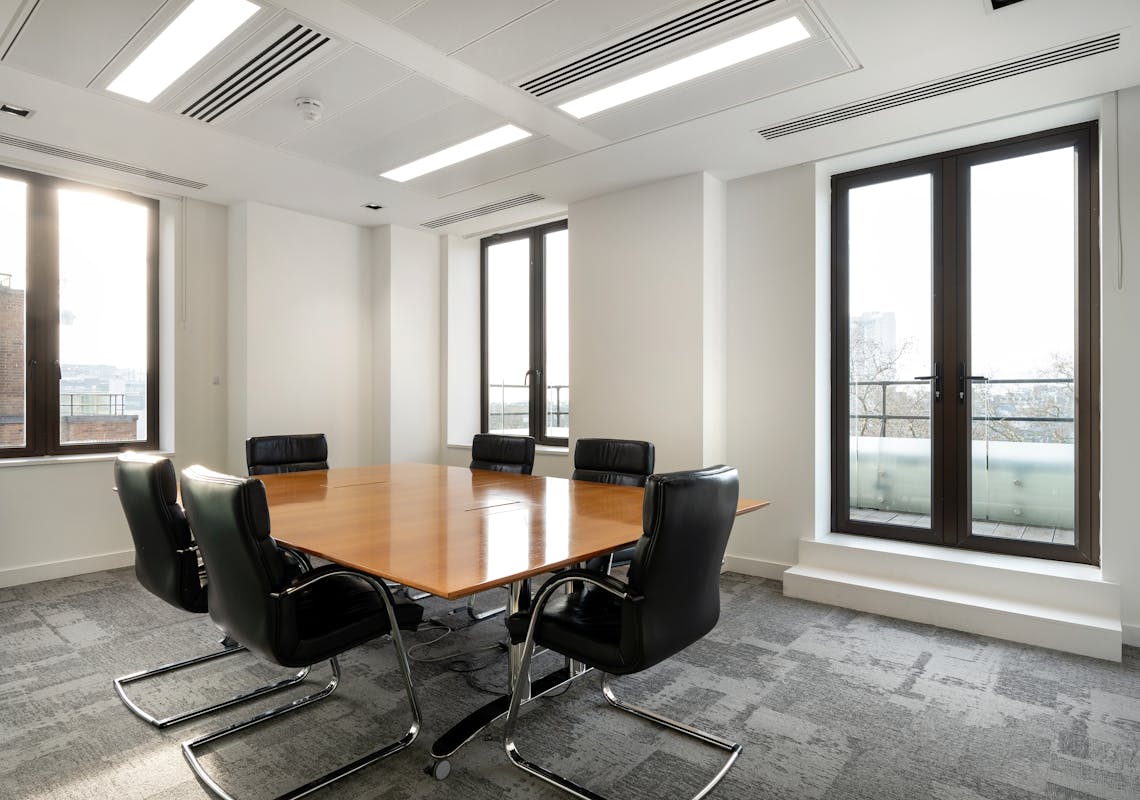 BerkeleySqHo14.jpg Berkeley Square House, Part 8th Floor, London, Office Lease Assignment - BerkeleySqHo14.jpg