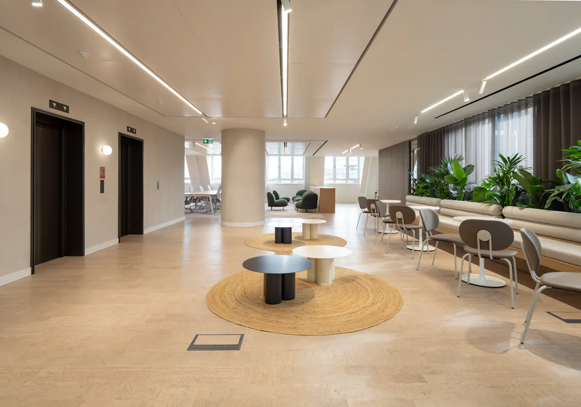 MC4476-2963.jpg York House, London, Office To Let - MC4476-2963.jpg