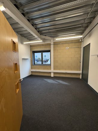 Shires House, Leeds, Offices To Let - IMG_0828.jpeg