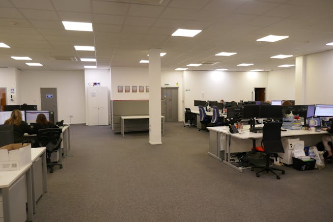 7 Astra Centre, Harlow, Offices To Let / For Sale - P1040471.JPG