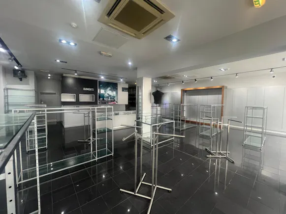 59-61 The Broadway, Leigh-on-Sea, Retail To Let - d0e265ecdd1a4a5db33607b01d1bda50.jpg