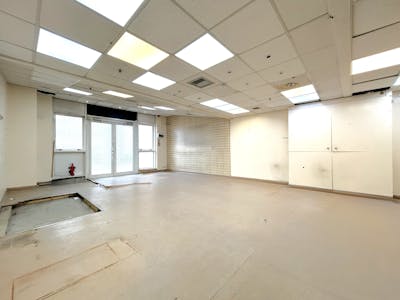 49 Westferry Circus, London, Retail / Showroom To Let - Interior 2.jpg