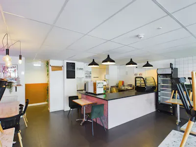995A Carmarthen Road, Swansea, Restaurant / Cafe To Let - CAM03725G0-PR0042-STILL008.jpg