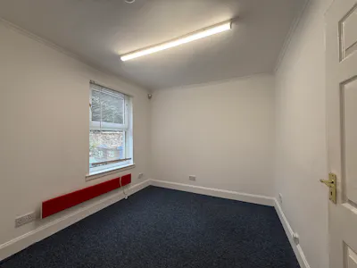 21 West Port, Linlithgow, Office For Sale - 20260828_105508742_iOS.jpg