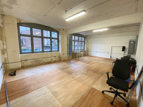 Hat House, 47 Guildford Street, Luton, Office To Let - IMG_2447.JPG