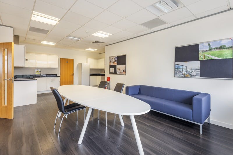 Tilford House, Farnham, Offices To Let - vb5112345_A1184_15_CALA_Homes_Tilford_House_Farnham_800x533.jpg