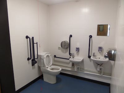 Unit 2, Shipley, Retail To Let - SAM_2749.JPG