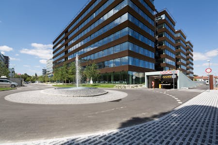Brumlovka - Building Delta (SUBLEASE), Vyskočilova 1561/4a, Praha 4, Office / Retail To Let - redn7430scaled.jpg