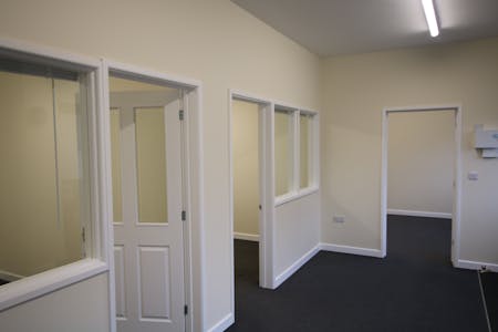 32-40 Harwell Road, Poole, Office To Let - IMG_0515.JPG