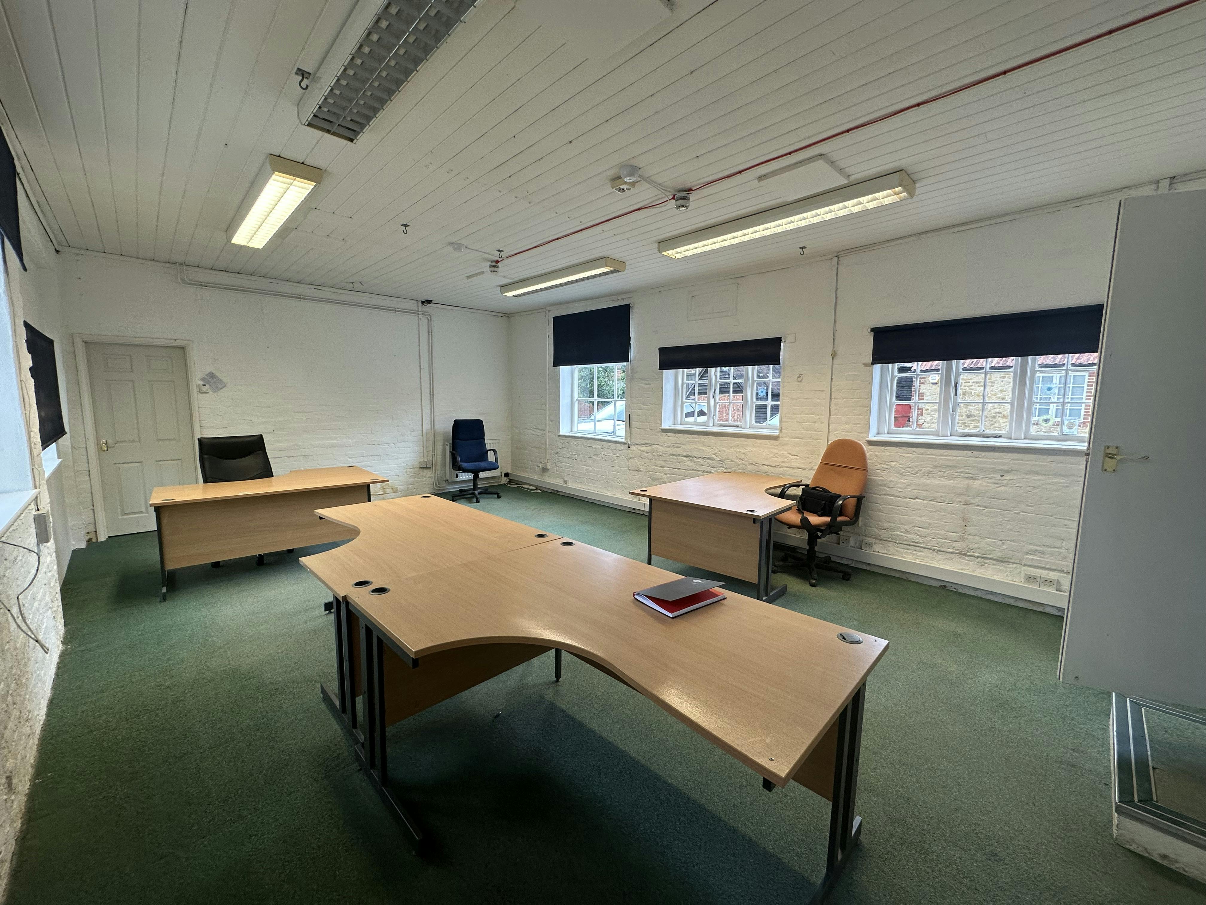 Office Suite, Old Coach House, Adwell, Office To Let - IMG_2029.jpeg