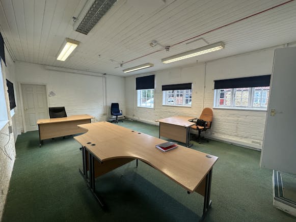 Office Suite, Old Coach House, Adwell, Office To Let - IMG_2029.jpeg