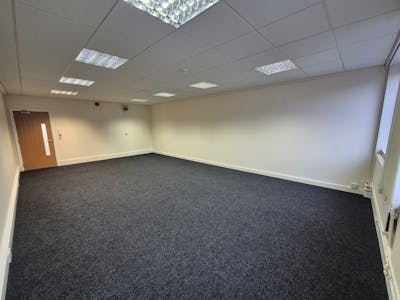 Office 8, Marple House, Stockport Road, Stockport, Office To Let - 20250415_164717.jpg
