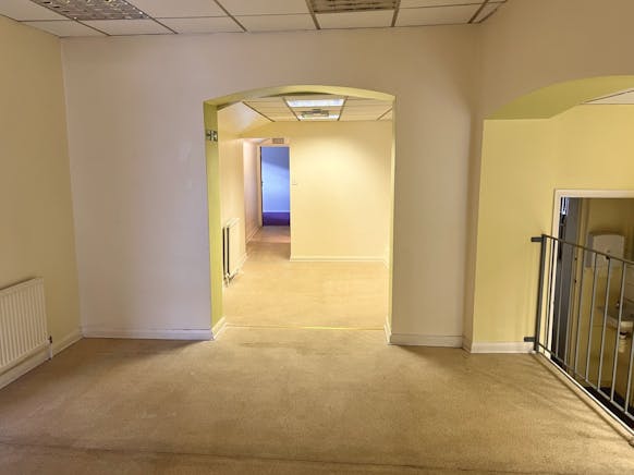 10-12 Wellington Street, Luton, Office / Other To Let - IMG_4643.JPEG