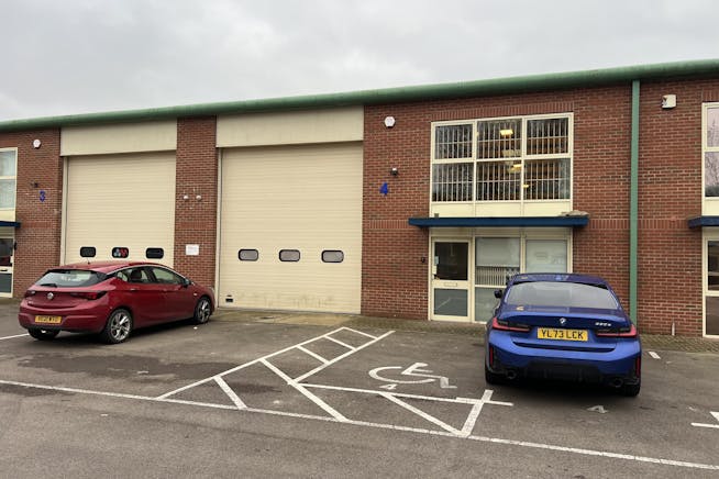 Unit 4 Clifton Centre, Gloucester, Industrial To Let - 20241101_094402842_iOS.jpg Unit 4 Clifton Centre, Gloucester, Industrial To Let - 20241101_094402842_iOS.jpg