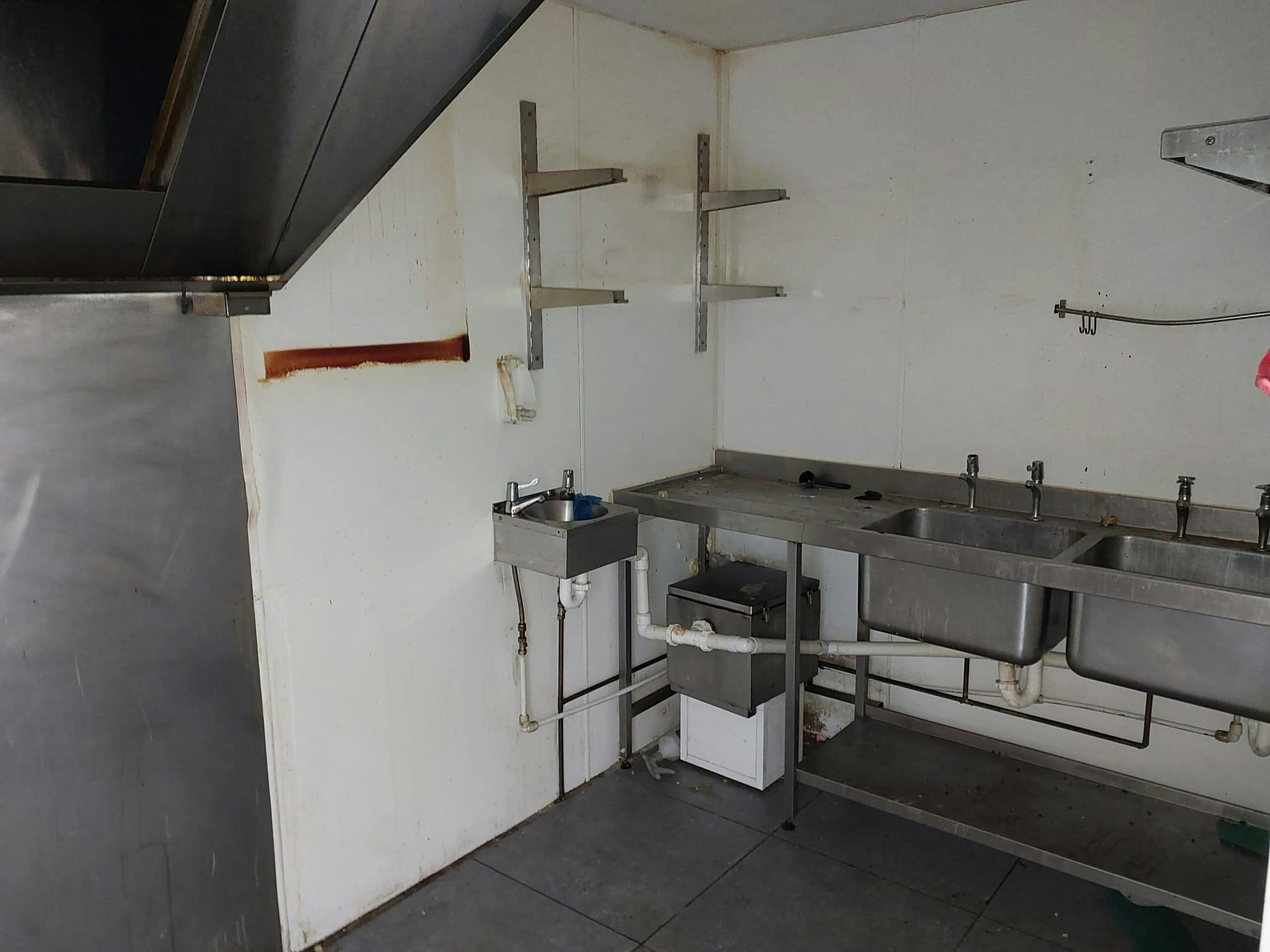 Hurst House, Ascot, Retail To Let - IMG-20251216-WA0006.jpg