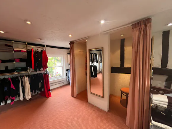 Bucks House, Chalfont St. Giles, Offices / Retail For Sale - 20260909_094042161_iOS.jpg