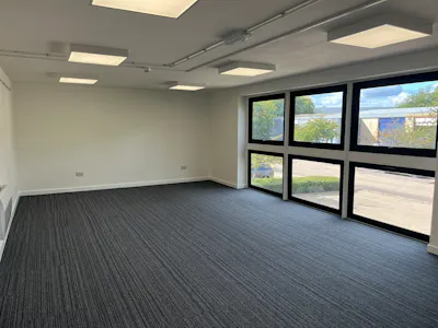 22 Plover Close, Newport Pagnell, Industrial / Warehouse To Let - Image 7