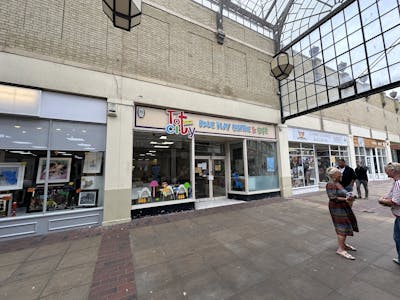 Unit 7, Montague Centre, Worthing, Retail To Let - IMG_9834.jpg