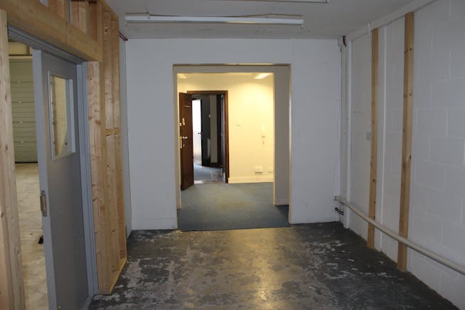 Unit 9 RO24, Harlow, Industrial To Let - IMG_0460.JPG