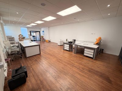 11 Ashleigh Drive, Leigh-On-Sea, Office To Let - WhatsApp Image 2026-04-28 at 13.54.03 (3).jpeg