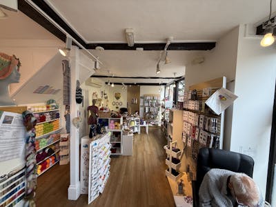 19 The Square, Petersfield, Retail To Let - Photo 21082025 14 08 32.jpg