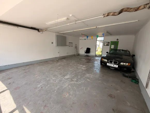 695 London Road, Westcliff, Retail For Sale - WhatsApp Image 2026-06-23 at 13.40.52 (5).jpeg