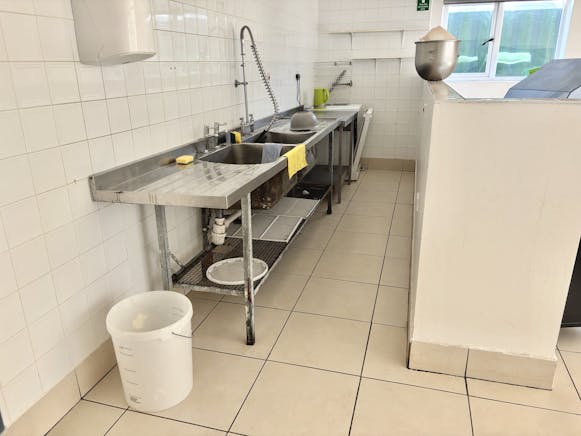 The Bakery, Mayfield Stables, Stanbridge Road, Leighton Buzzard, Industrial / Office To Let - IMG_7791.jpg