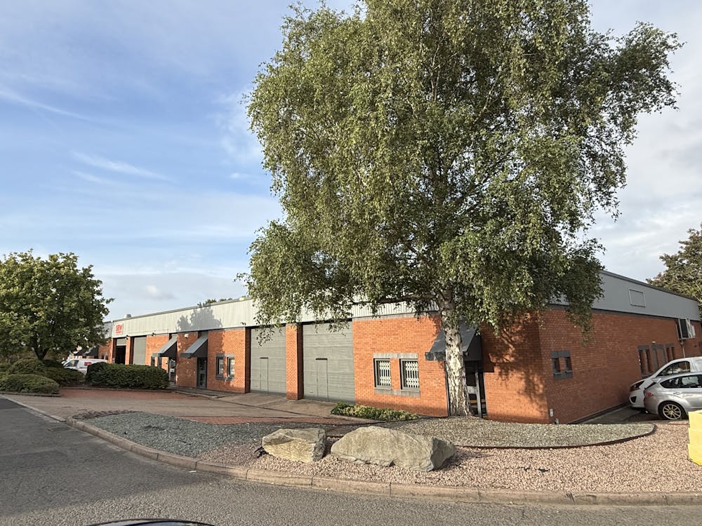 Units 15, 16 & 17, Aston Fields Industrial Estate - IMG_9913.JPG
