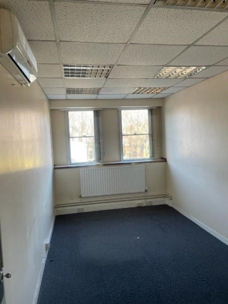 1st Floor Offices, Vickers Business Centre, Basingstoke, Offices / Serviced Offices To Let - Vickers 2.jpg