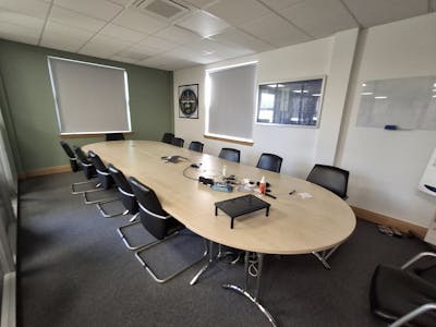 2 Winnersh Fields, Wokingham, Office For Sale - Unit 2  Winnersh Fields 8.jpg