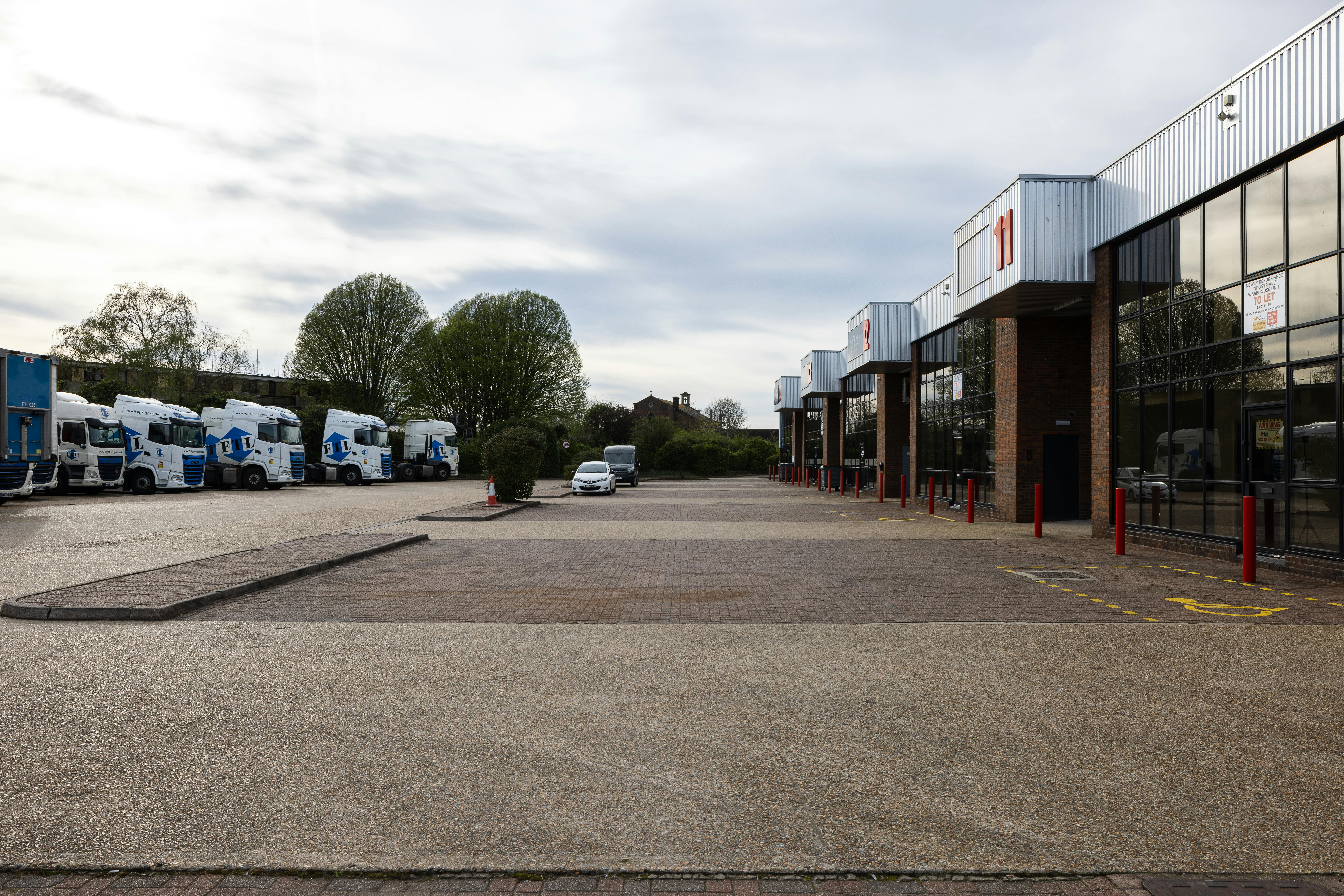 Industrial Unit in Portsmouth - photo 2