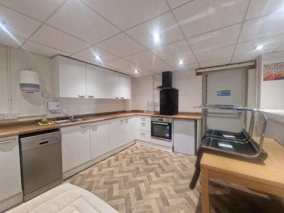 16 Murrell Green Business Park, Hook, Industrial To Let - 20260304_130747.jpg